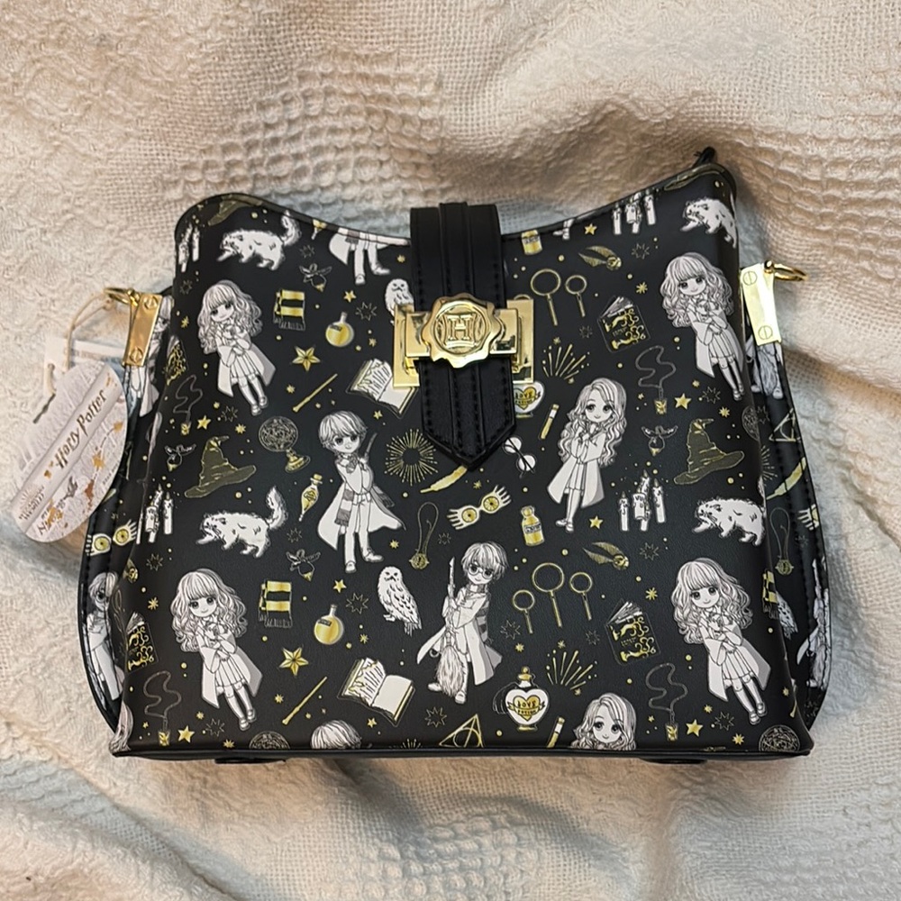 Loungefly Black and Gold Harry Potter Crossbody Bag W/out original strap